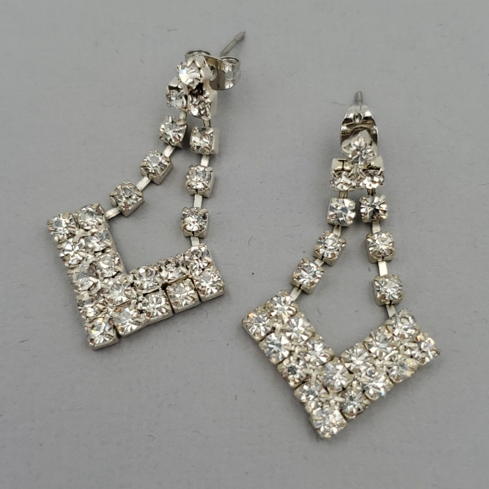 Diamond Pattern Clear Rhinestone Earrings - image 4